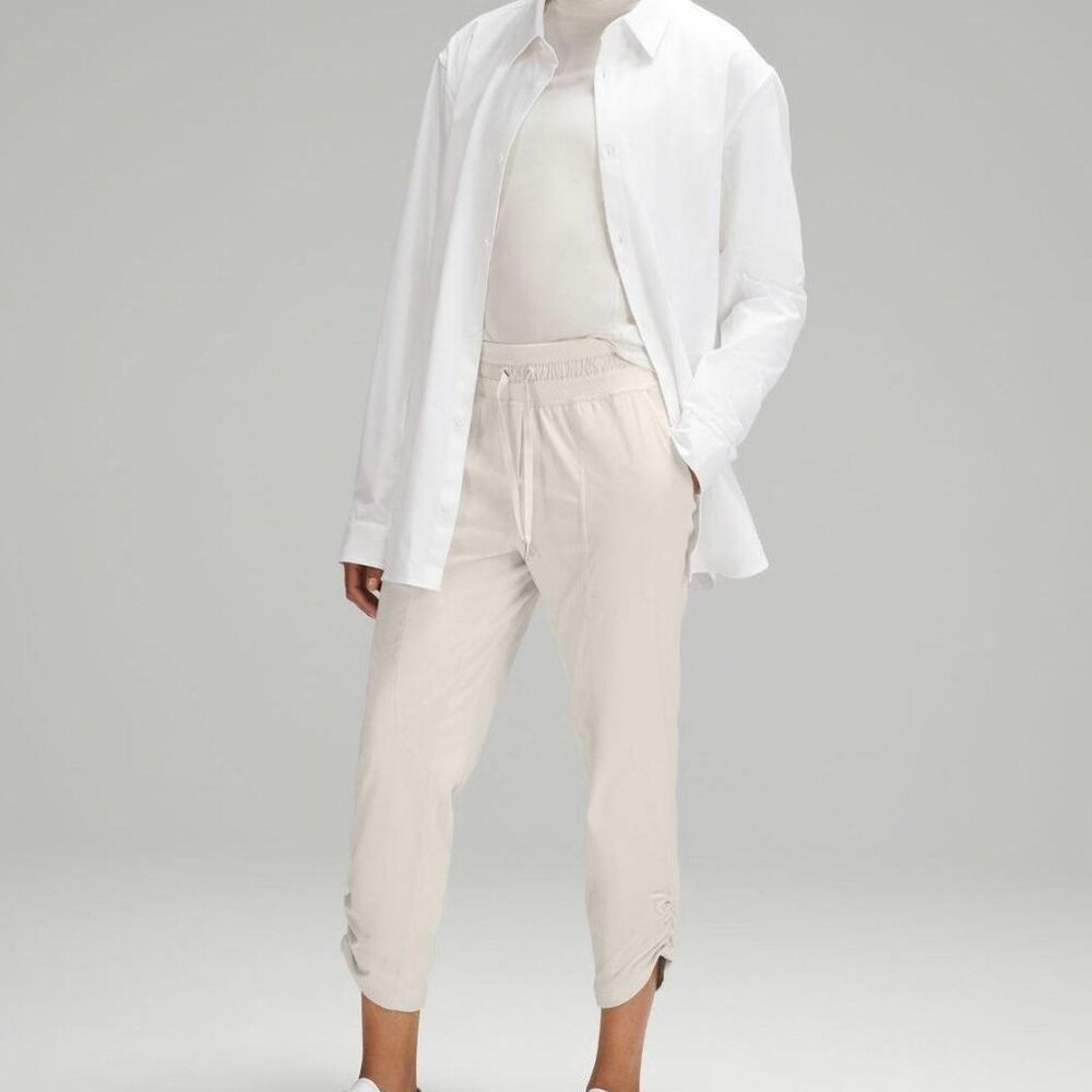 Lululemon Women's Dance Studio Mid-Rise Cropped Pant Off White Size